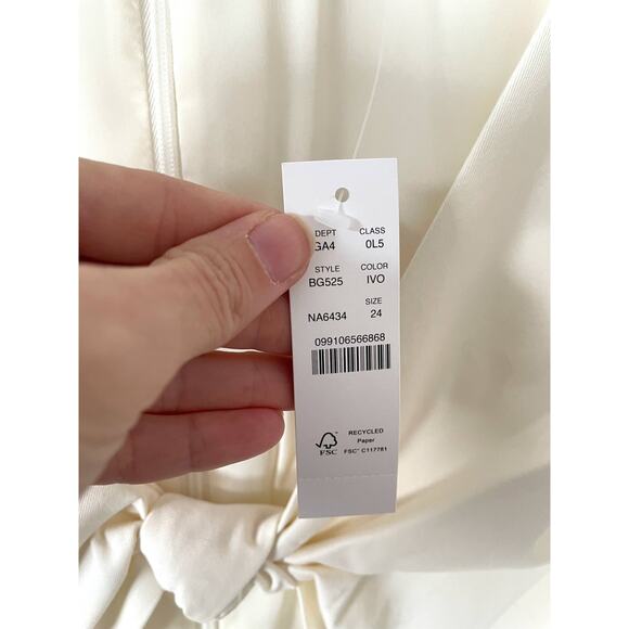 J.Crew Collection Cut Out Knee Length Puff Sleeve Dress Cream Size 24 Plus NEW - Picture 13 of 13